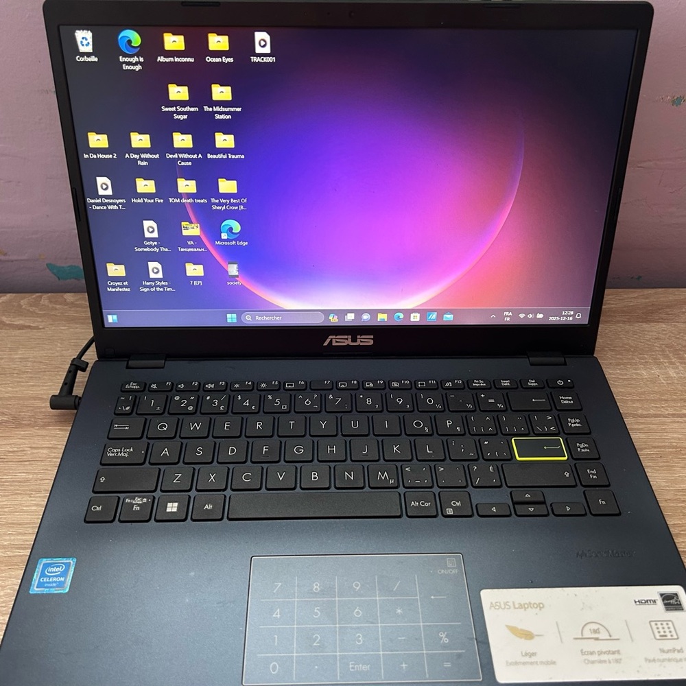 ASUS Laptop - black
